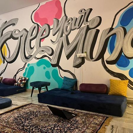 Krazy Solo Hostel Mumbai Exteriör bild
