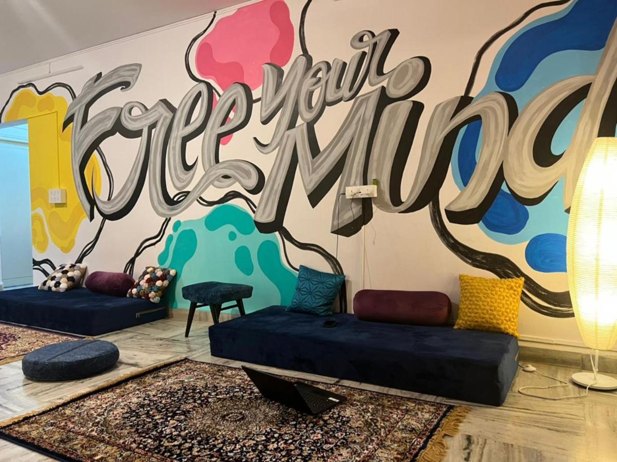 Krazy Solo Hostel Mumbai Exteriör bild