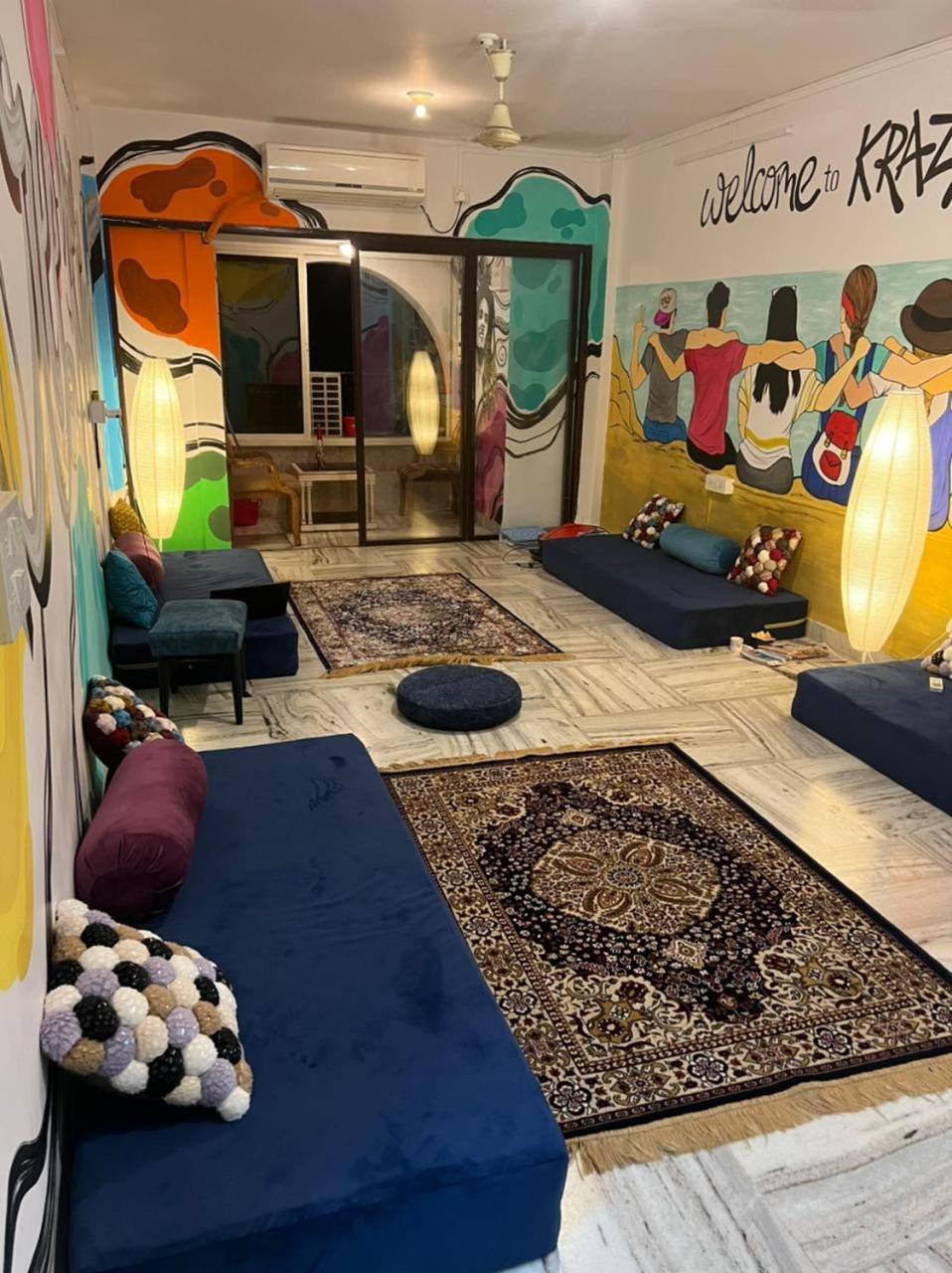 Krazy Solo Hostel Mumbai Exteriör bild