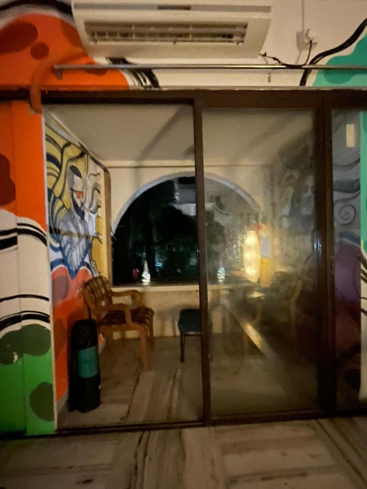 Krazy Solo Hostel Mumbai Exteriör bild