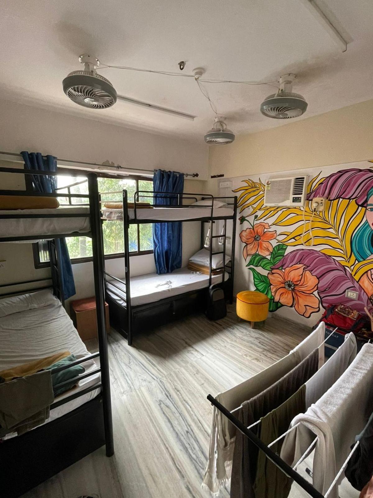 Krazy Solo Hostel Mumbai Exteriör bild